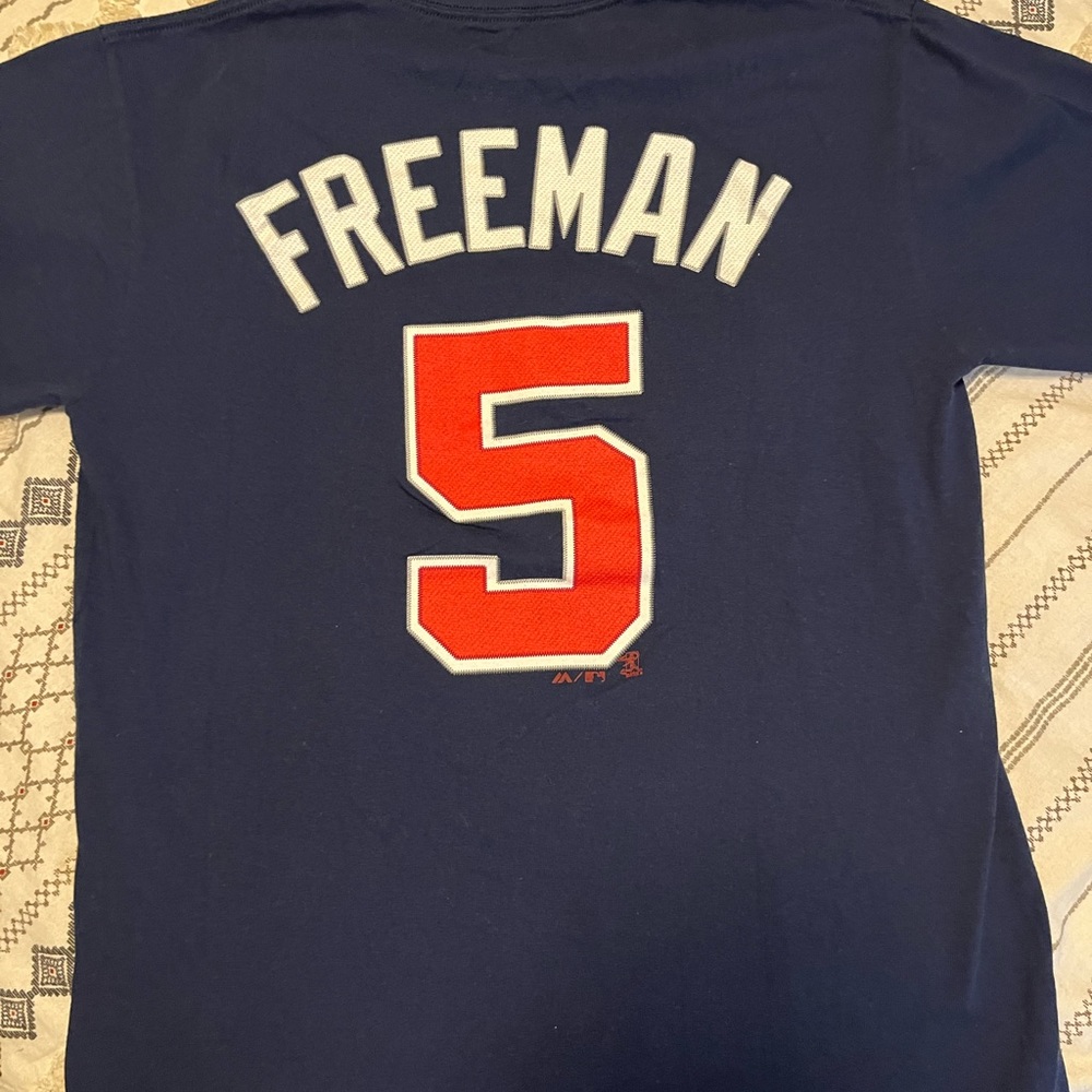 Braves majestic tees shirt